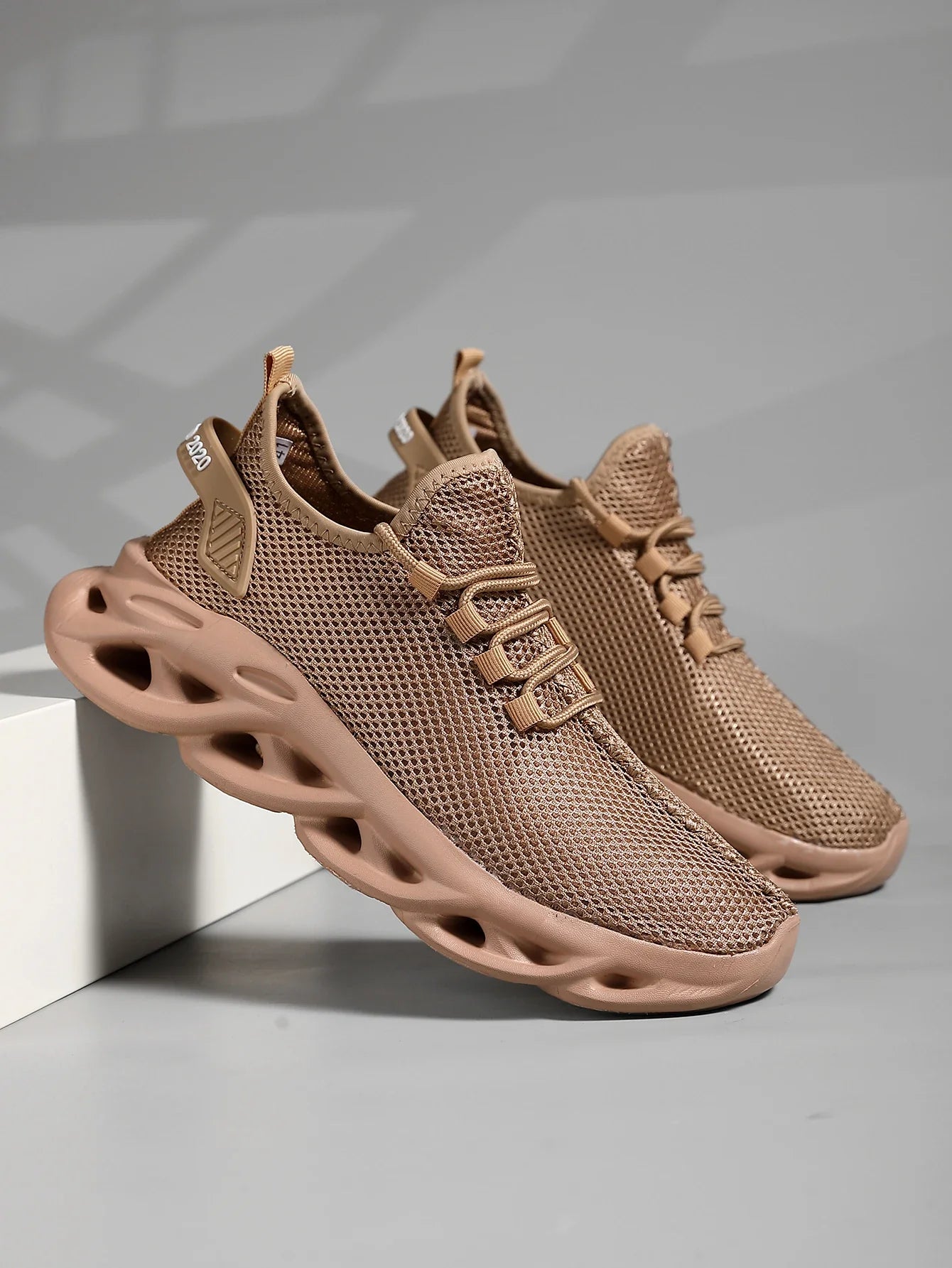 Men Sports Running Black Jogging Shoes Casual Sneakers Brown Outdoor Breathable Mesh Women Light Shock-absorption