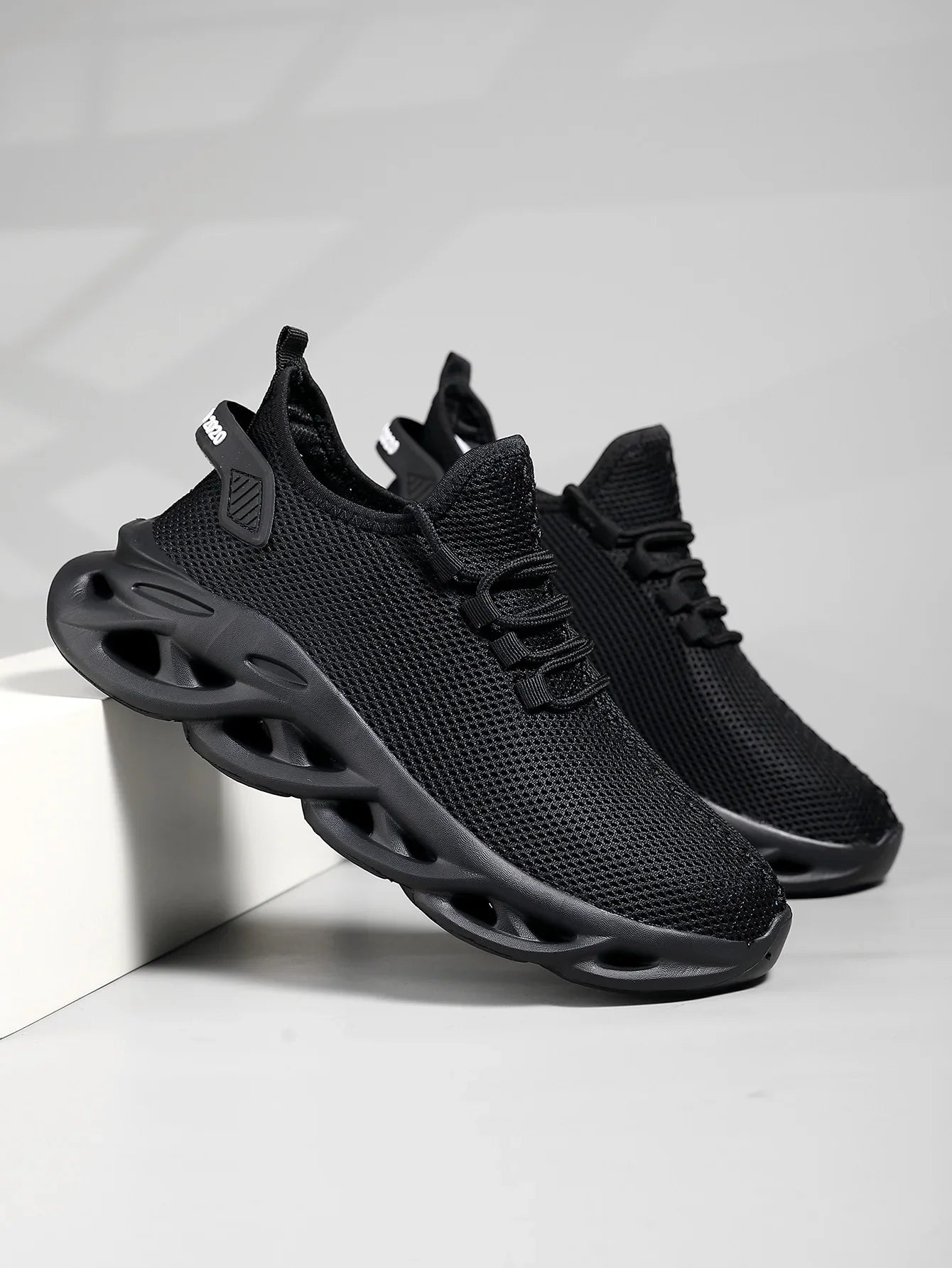 Men Sports Running Black Jogging Shoes Casual Sneakers Brown Outdoor Breathable Mesh Women Light Shock-absorption